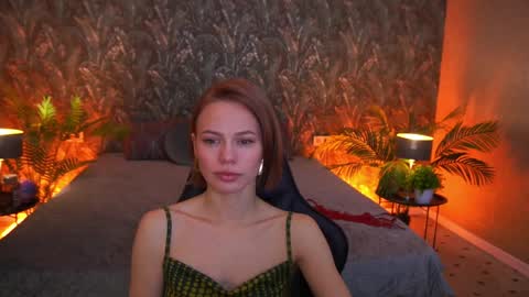 Snapshot of shyysiren chatting on June 1, 6:59 am shyysiren online show from June 1, 6:59 am
