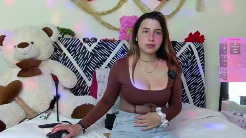 Snapshot of sia_jones chatting on April 3, 1:47 am Sia online show from April 3, 1:47 am