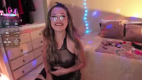 Snapshot of siamilff chatting on October 28, 10:34 pm SIa online show from October 28, 10:34 pm