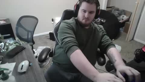 Snapshot of sideswitch chatting on November 10, 9:58 pm sideswitch online show from November 10, 9:58 pm