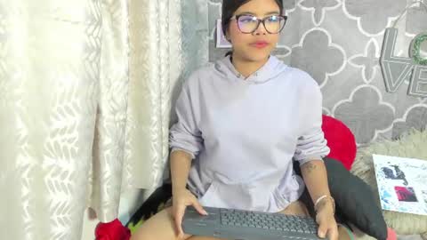 Snapshot of sidney_brownn chatting on June 11, 4:32 am sidney_brownn online show from June 11, 4:32 am