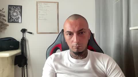 Snapshot of sidvicious23cm chatting on May 5, 9:50 am sidvicious23cm online show from May 5, 9:50 am
