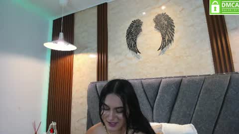 Sienna online show from June 14, 2:24 am