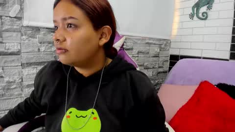 Snapshot of sienna_lux01 chatting on February 28, 11:33 am sienna_lux01 online show from February 28, 11:33 am