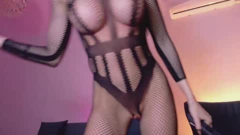 Sienna online show from April 4, 10:18 pm