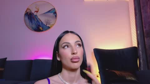 Sienna online show from April 18, 7:58 pm