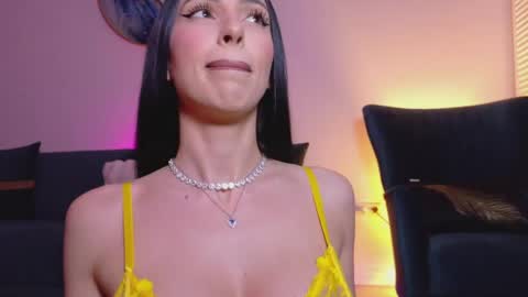 Snapshot of siennastarrr chatting on May 16, 7:23 pm Sienna online show from May 16, 7:23 pm
