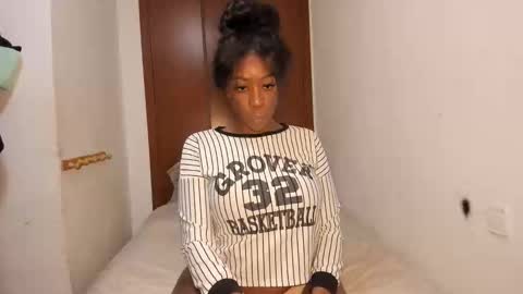 sierra_violet online show from March 13, 7:09 pm