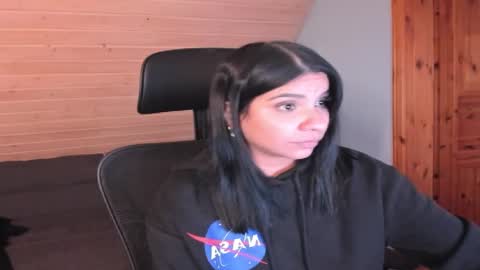 Snapshot of siirena chatting on February 25, 11:53 am siirena online show from February 25, 11:53 am