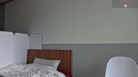 Snapshot of silas_kim chatting on February 22, 2:24 am Silas Kim online show from February 22, 2:24 am