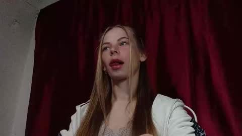 JULIANA online show from March 9, 8:24 pm