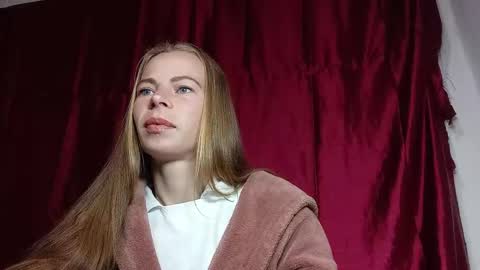 JULIANA online show from April 4, 8:06 pm