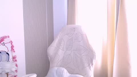 Snapshot of silk_ann chatting on May 6, 9:36 am silk_ann online show from May 6, 9:36 am