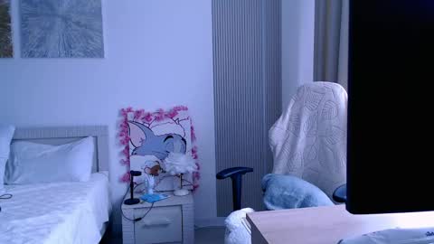 Snapshot of silk_ann chatting on May 18, 11:05 am silk_ann online show from May 18, 11:05 am