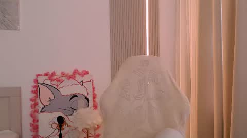 Snapshot of silk_ann chatting on June 14, 7:54 am silk_ann online show from June 14, 7:54 am