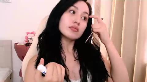 Snapshot of silk_ann chatting on June 27, 2:01 pm silk_ann online show from June 27, 2:01 pm