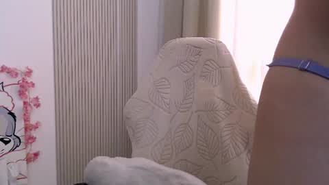 Snapshot of silk_ann chatting on July 28, 12:23 pm silk_ann online show from July 28, 12:23 pm