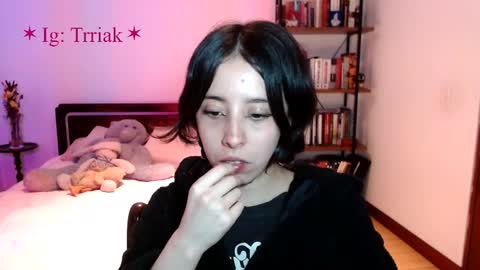 silkbite online show from March 25, 3:01 am