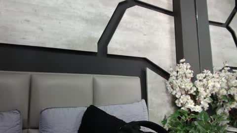 Snapshot of silknyx chatting on March 1, 1:35 pm silknyx online show from March 1, 1:35 pm