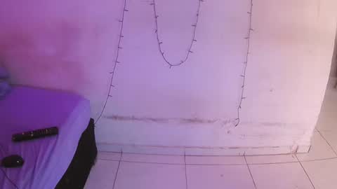 Snapshot of silla733914 chatting on July 18, 6:23 pm Elektra chair online show from July 18, 6:23 pm