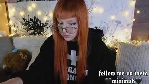 Snapshot of silly_soul chatting on December 13, 11:32 pm Mia online show from December 13, 11:32 pm