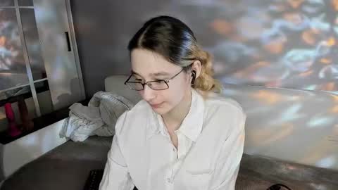 Kate online show from March 3, 8:15 pm