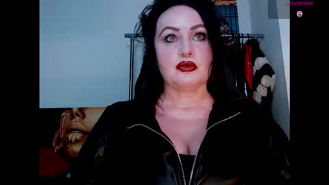 silvanaIce online show from November 20, 4:18 pm