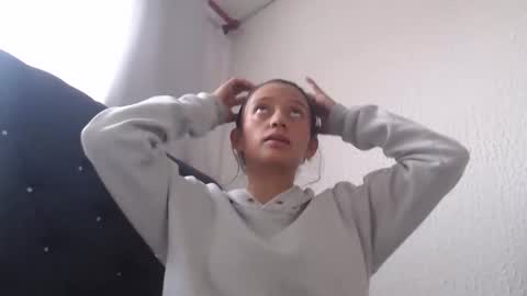 Snapshot of silvanaroberts_ chatting on April 29, 9:43 pm Rouse online show from April 29, 9:43 pm