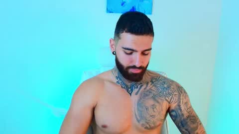 Snapshot of silvano_torrez chatting on January 17, 11:19 pm silavno online show from January 17, 11:19 pm