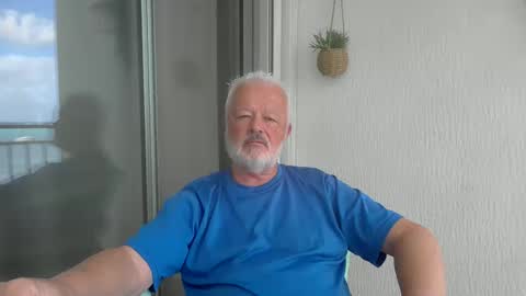 Daddy Bear online show from April 9, 12:32 pm