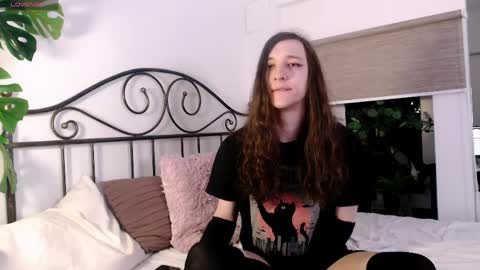 silvermuse online show from April 7, 4:35 am