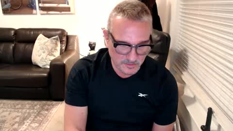 Snapshot of silveroli187 chatting on September 29, 4:01 pm silveroli187 online show from September 29, 4:01 pm