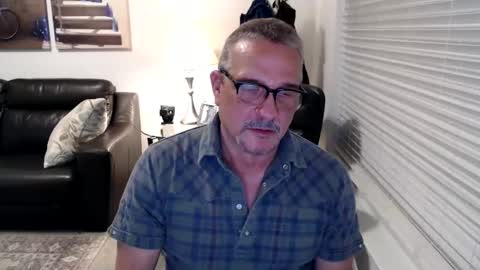 Snapshot of silveroli187 chatting on October 7, 7:11 pm silveroli187 online show from October 7, 7:11 pm