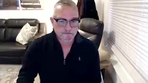 Snapshot of silveroli187 chatting on October 16, 4:30 pm silveroli187 online show from October 16, 4:30 pm