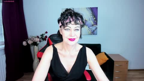Snapshot of silvia_wallec chatting on May 2, 5:45 am Silvia Wallec online show from May 2, 5:45 am