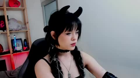 Wendy help me get get 69 likes  online show from April 7, 6:25 am