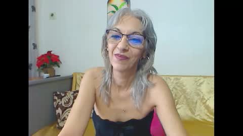 Snapshot of siminafoxx4u chatting on March 17, 7:23 am siminafoxx4u online show from March 17, 7:23 am