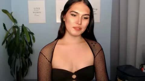 Snapshot of simisonova69 chatting on February 16, 2:35 pm Simi online show from February 16, 2:35 pm