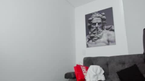 simon_leon01 online show from November 21, 11:42 am