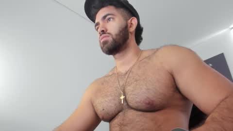 simon_leon01 online show from January 9, 2:42 pm