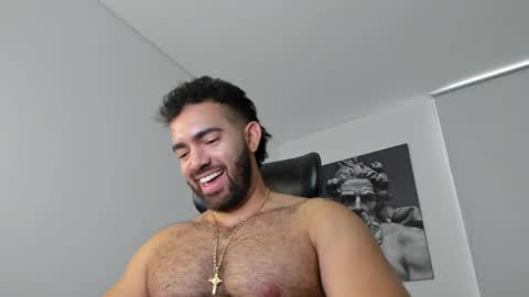 Snapshot of simon_leon01 chatting on April 27, 9:24 pm simon_leon01 online show from April 27, 9:24 pm