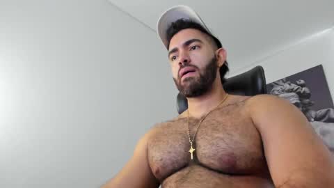 Snapshot of simon_leon01 chatting on May 21, 10:17 pm simon_leon01 online show from May 21, 10:17 pm