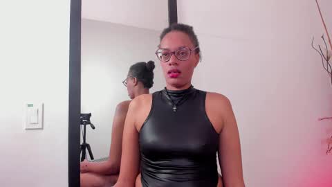 Snapshot of simona_brooke chatting on September 30, 9:20 pm simona_brooke online show from September 30, 9:20 pm