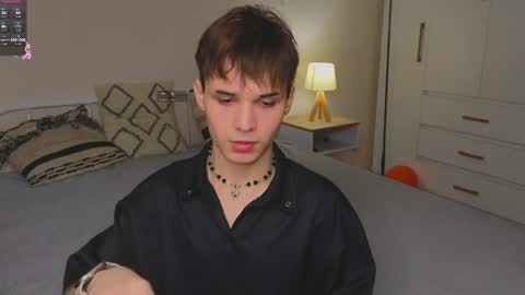 Snapshot of simonboy592 chatting on March 31, 11:32 am Alex online show from March 31, 11:32 am