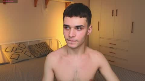 Snapshot of simonboy592 chatting on April 25, 1:41 pm Alex online show from April 25, 1:41 pm