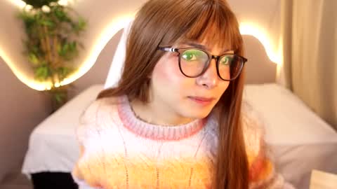 simone_sky online show from February 24, 12:47 pm