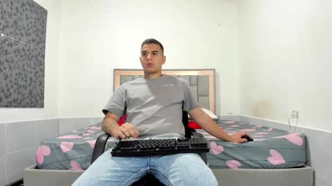 SIMON KELER online show from December 21, 11:17 am