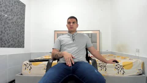 SIMON KELER online show from February 7, 12:20 pm