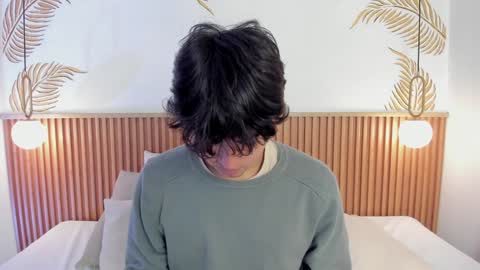  Simon  online show from January 3, 12:30 pm