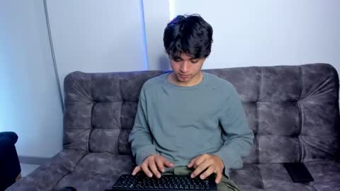  Simon  online show from January 21, 3:21 pm